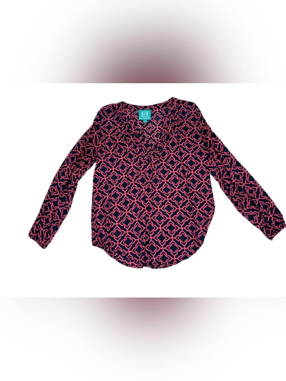 Escapada Living Pink & Navy Geometric Medallion V-Neck Top Size Small